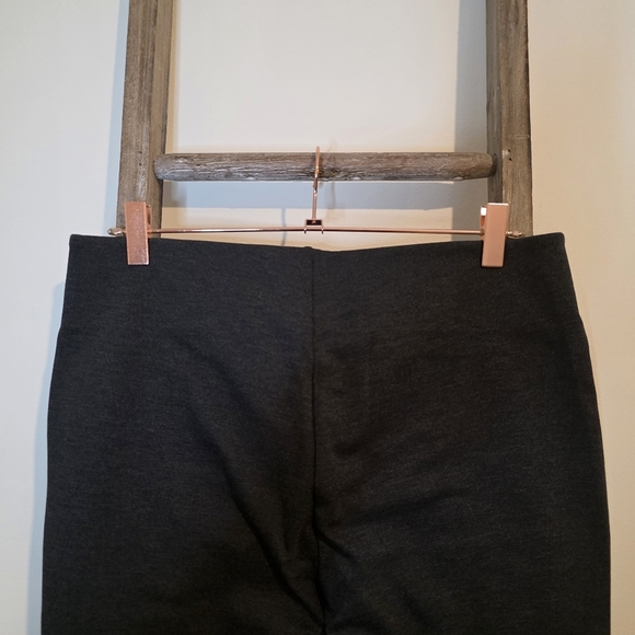 ⭐️40% Off⭐️ Old Navy Extra High-Waisted Stevie Crop Flare in Dark Heather Gray - Picture 12 of 16